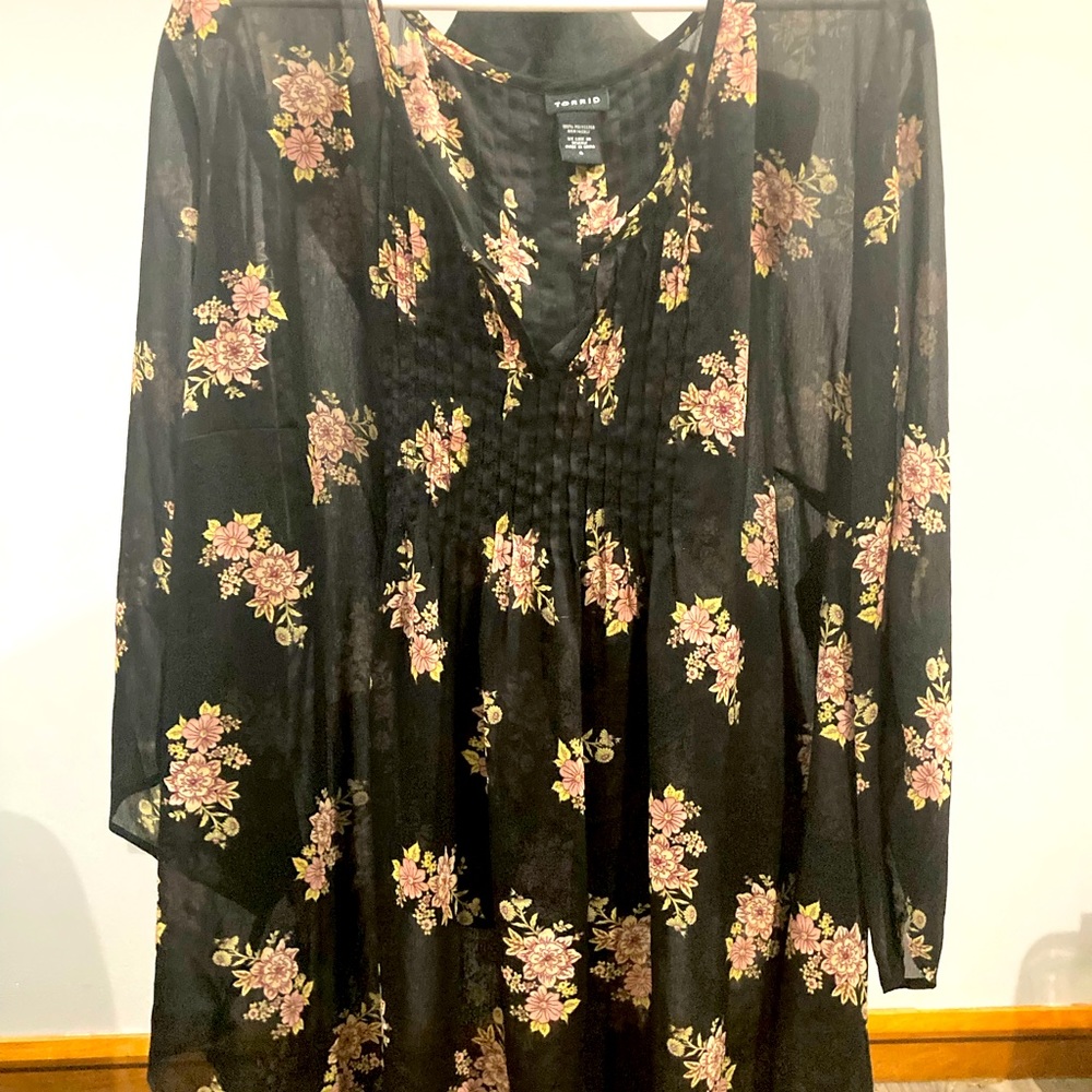Torrid Floral Blouse GUC sz 5